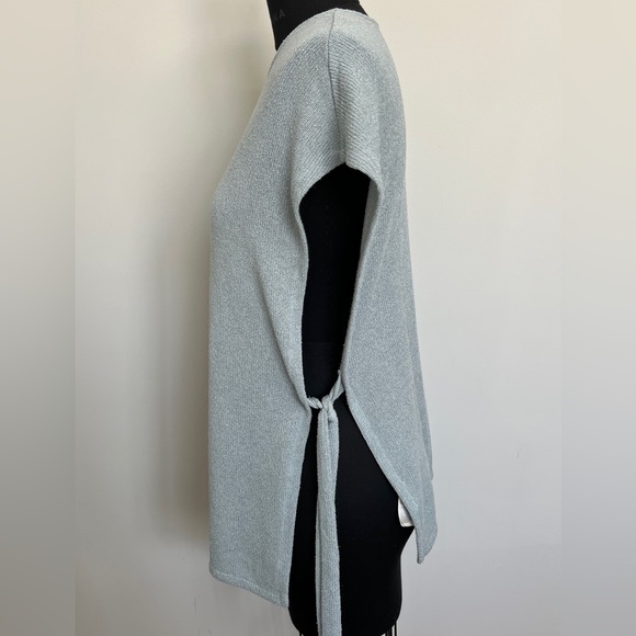 H&M Lightweight Knit Sweater Pullover - Picture 2 of 4